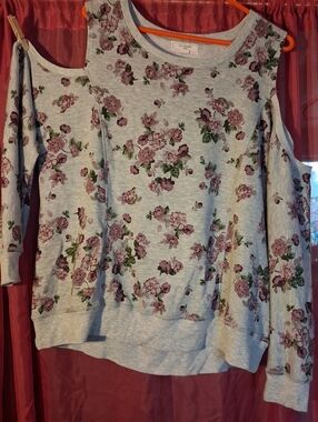 No Commet Cold Shoulder Floral Shirt